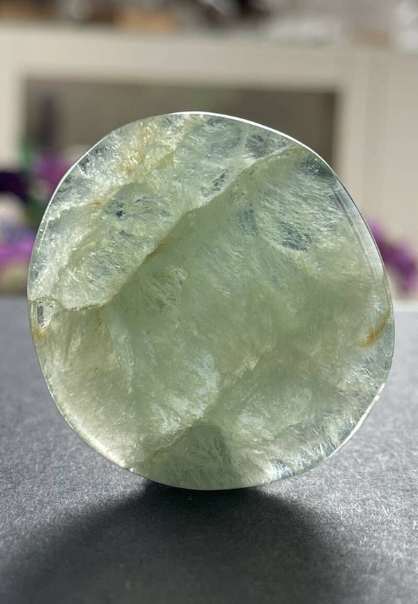 Groene Fluoriet knuffelsteen plat, groot