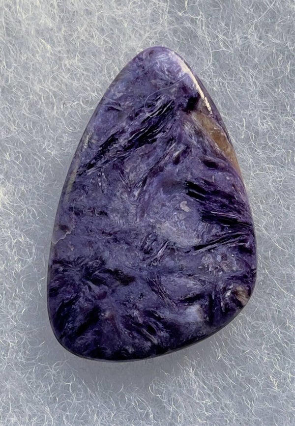 Charoiet edelsteen cabochon free form, medium