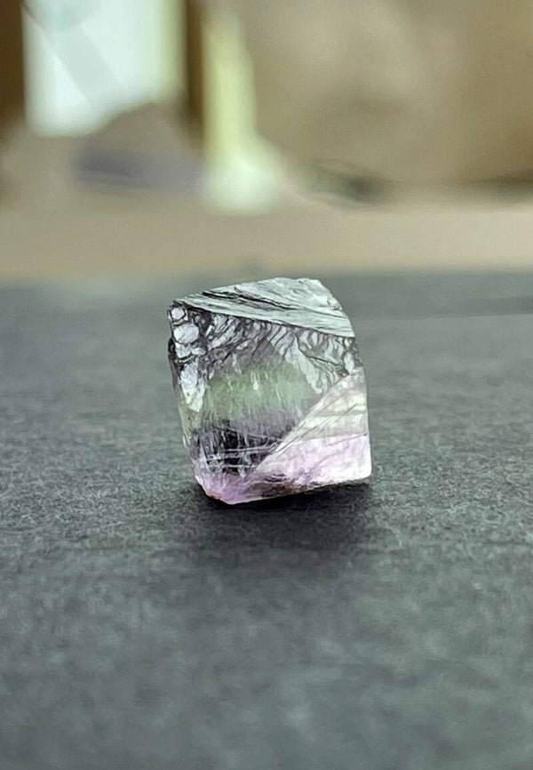 Regenboog Fluoriet ruw, klein