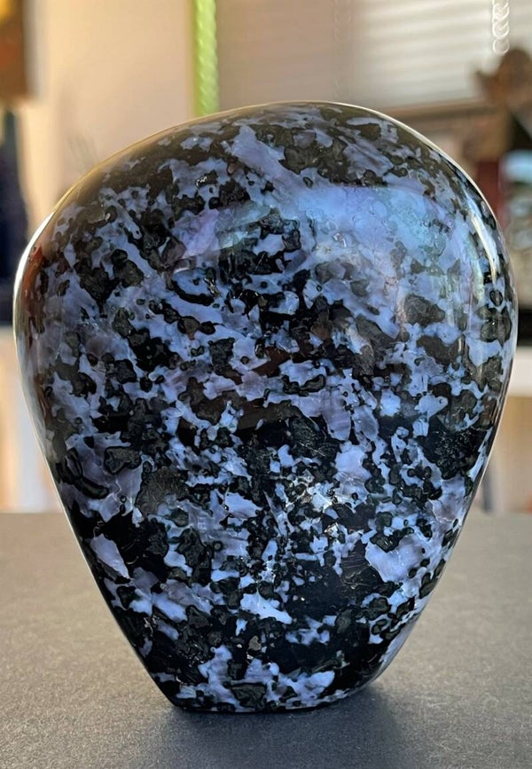 Gabbro free form staand