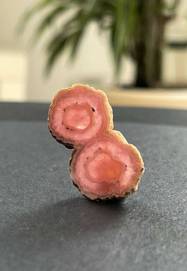 Rhodochrosiet edelsteen schijfje, beide zijden geslepen