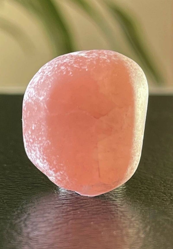 Calciet Rood trommelsteen