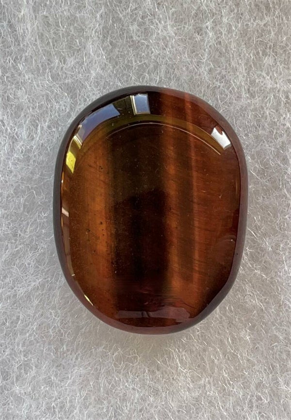 Tijgeroog Rood knuffelsteen plat