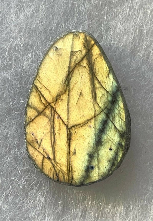 Spectroliet Labradoriet hangertje doorboord één zijde gepolijst