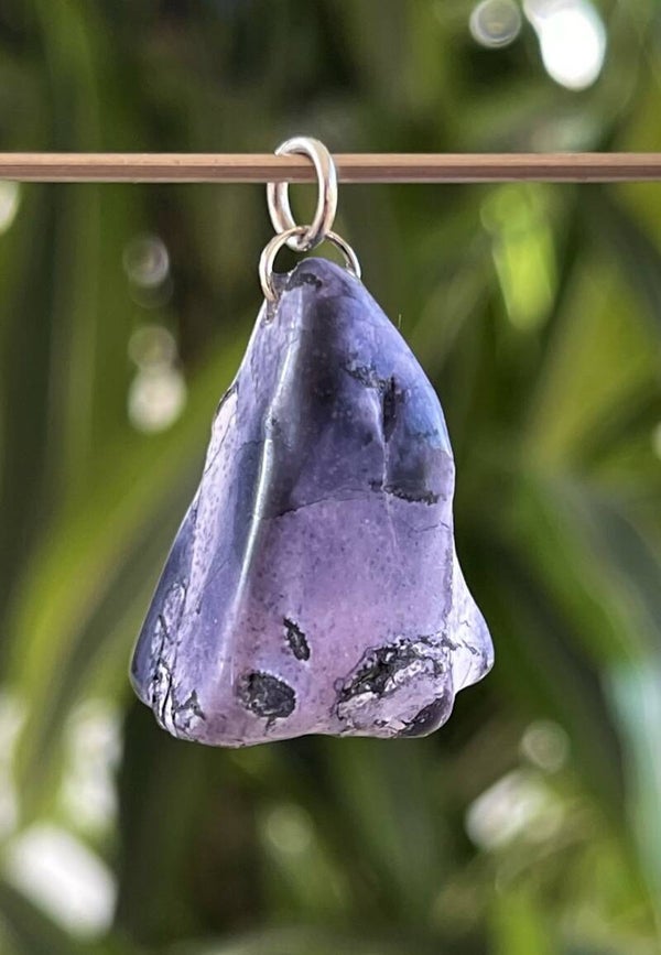 Tiffany Stone of Bertrandiet hangertje, met veter