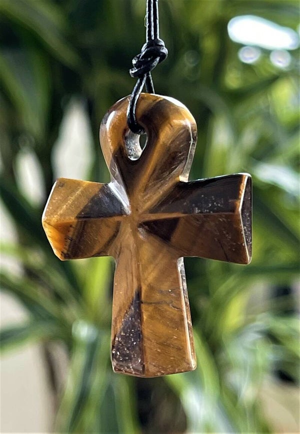 Tijgeroog hangertje Ankh doorboord, met veter