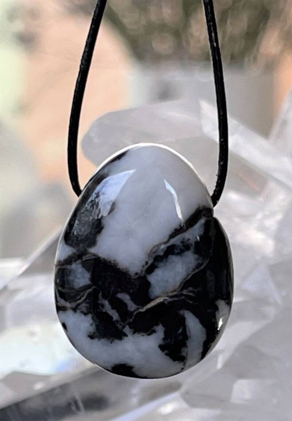 Zebra Agaat hangertje doorboord, met veter