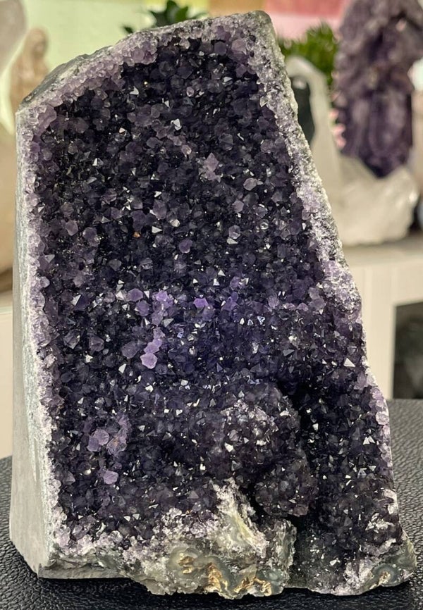 Amethist geode uit Brazilië, ruw, groot