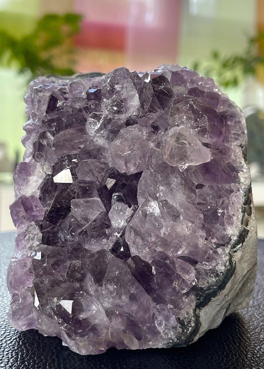 Amethist geode uit Brazilië, ruw, groot