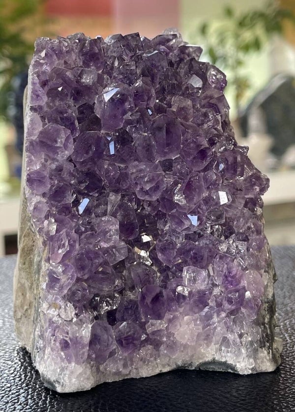 Amethist geode uit Brazilië, ruw, medium-groot