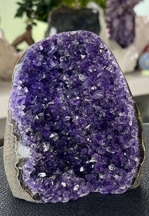 Amethist geode uit Uruquay ruw, medium-groot