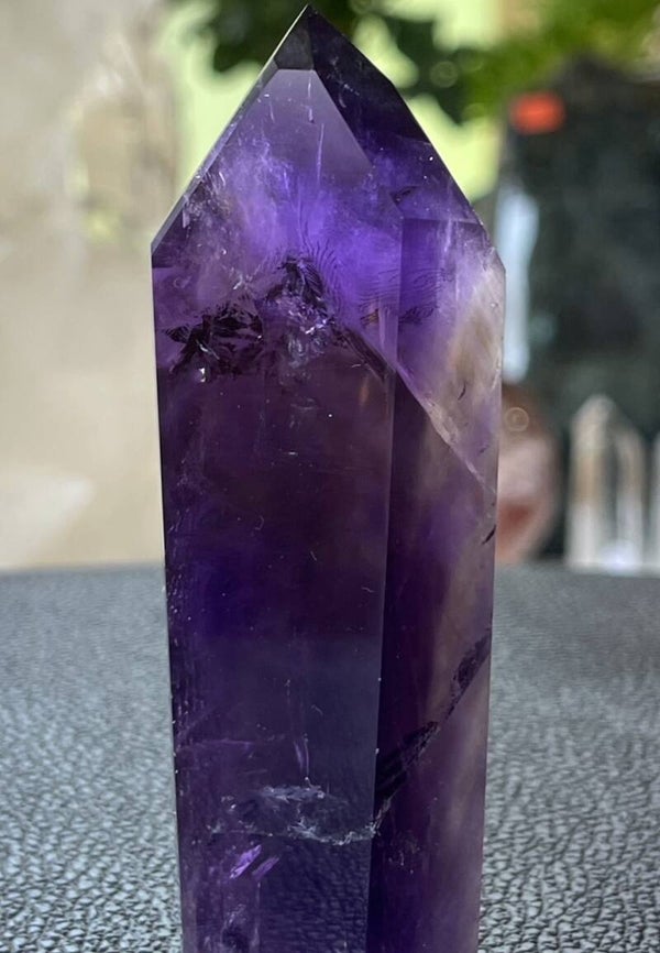 Amethist punt uit Brazilië met fantoom, medium