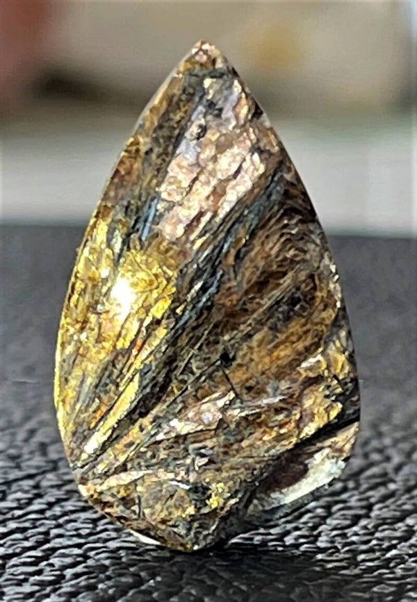 Astrofylliet edelsteen met ruwe bovenkant druppel, medium