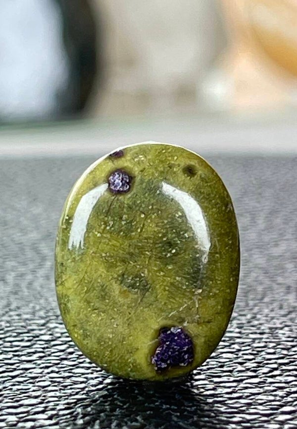 Atlantasiet knuffelsteen plat, heel klein