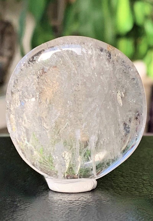 Bergkristal knuffelsteen plat