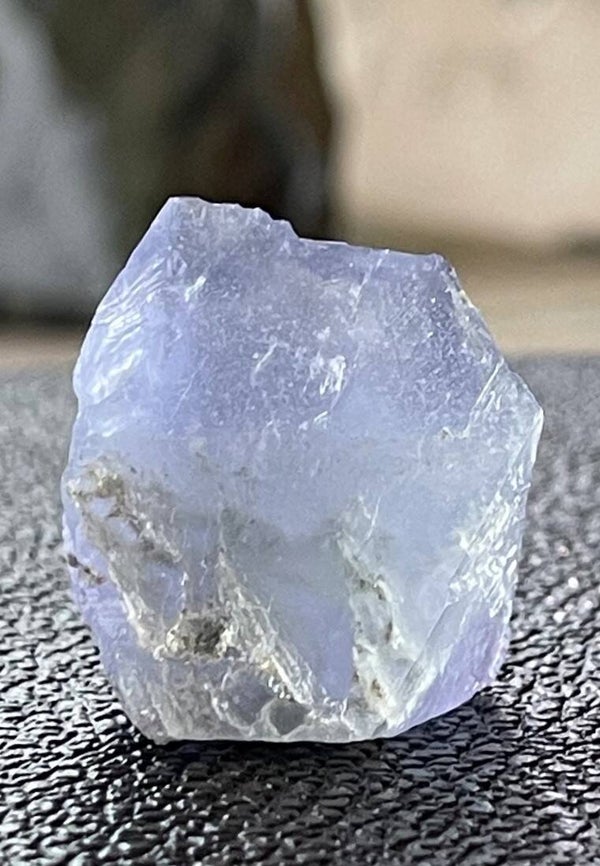 Fluoriet blauw-paars uit Berbes Asturias Spanje ruw, klein