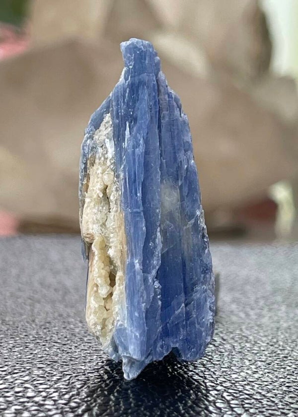 Blauwe Kyaniet uit Brazilië ruw, klein