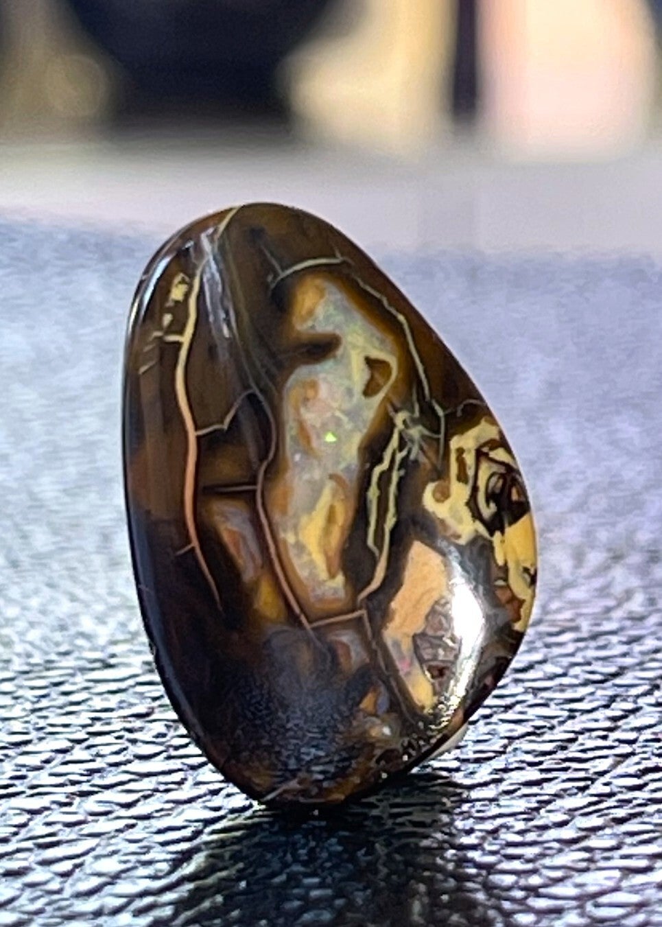 Boulder Opaal edelsteen cabochon free form, medium