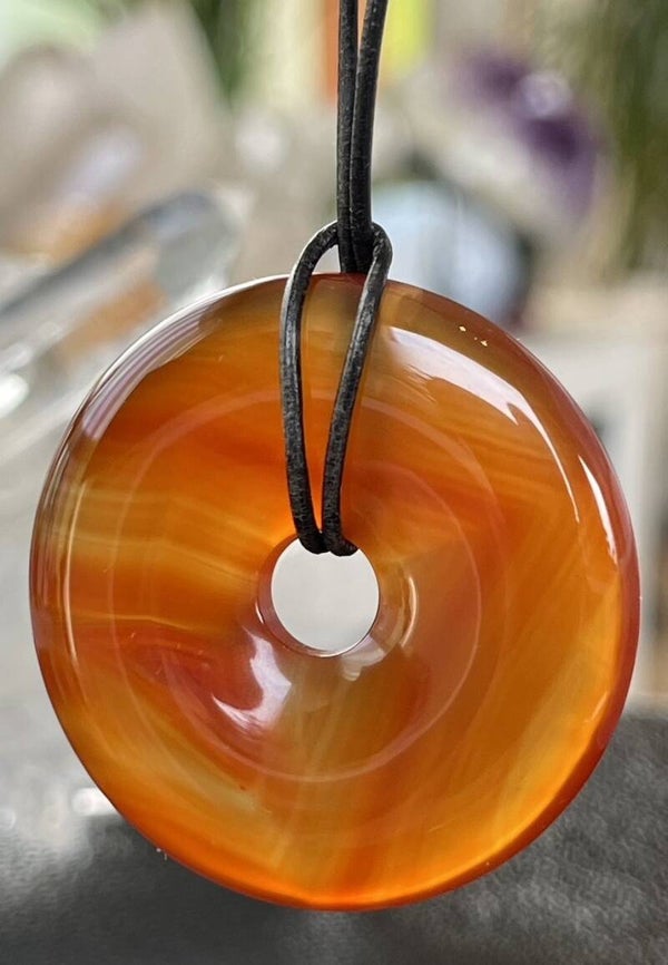 Carneool hangertje donut, met veter, medium