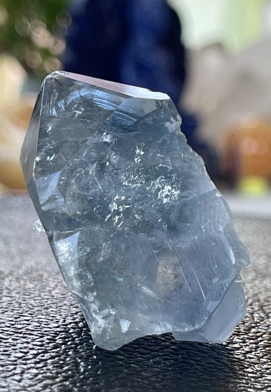 Celestien punt  uit Madagaskar ruw, klein-medium