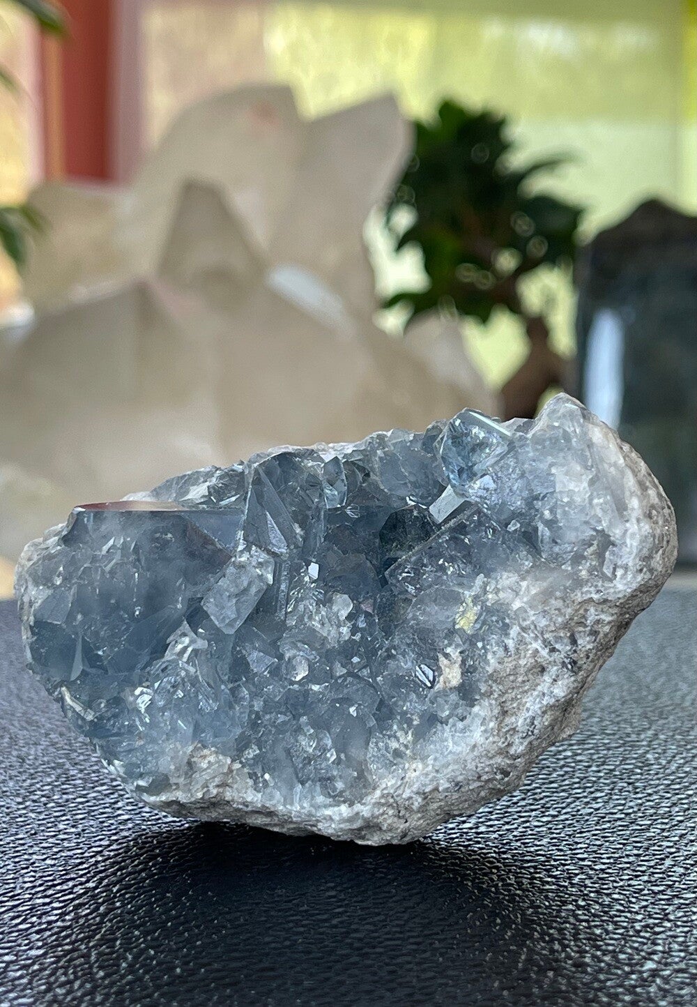 Celestien uit Madagaskar ruw, medium