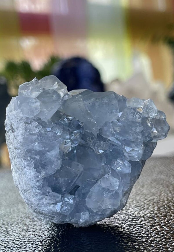 Celestien uit Madagaskar ruw, medium