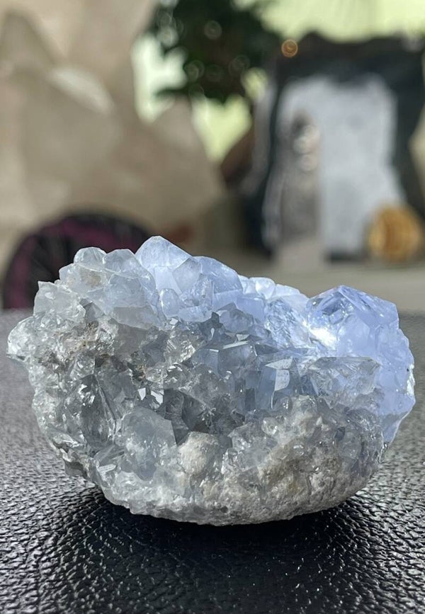 Celestien uit Madagaskar ruw, medium