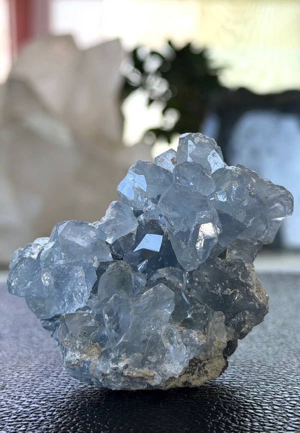 Celestien uit Madagaskar ruw, medium