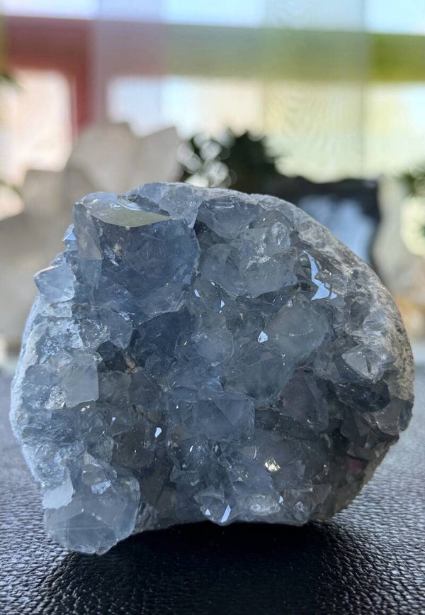 Celestien uit Madagaskar ruw, medium