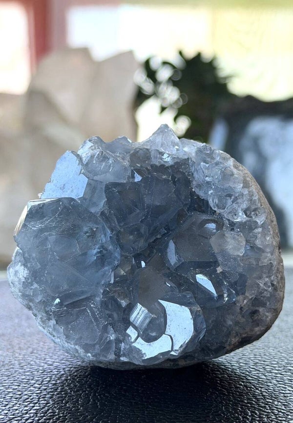 Celestien uit Madagaskar ruw, medium