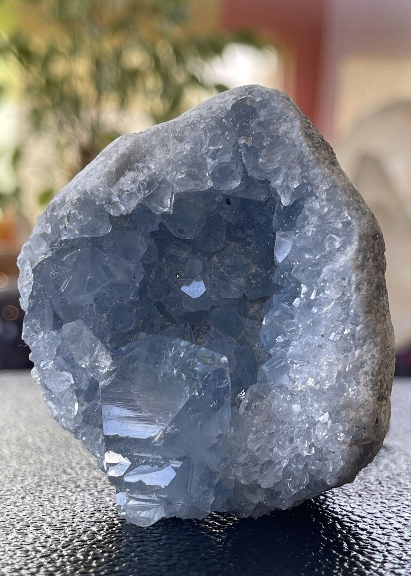 Celestien uit Madagaskar ruw, medium