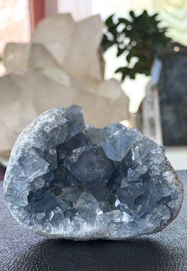 Celestien uit Madagaskar ruw, medium