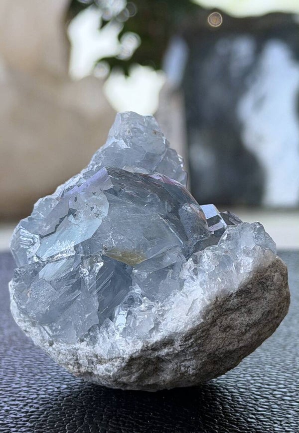 Celestien uit Madagaskar ruw, medium