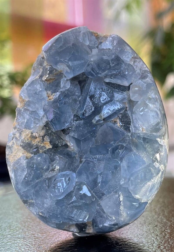 Celestien ei open uit Madagaskar, medium-groot 7,3cm