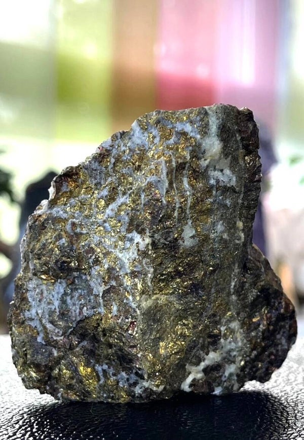 Chalcopyriet op Kwarts met Calciet uit Peru ruw, medium