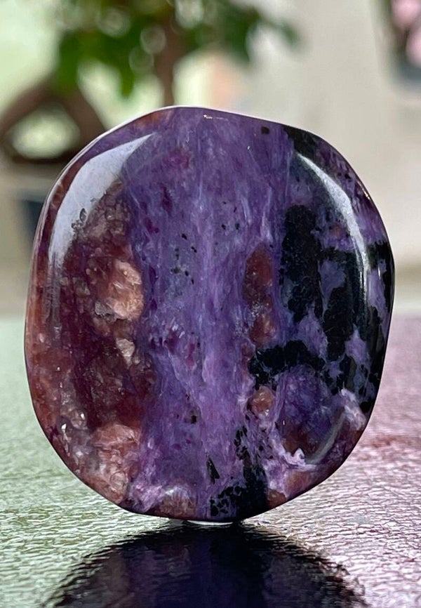 Charoiet knuffelsteen plat