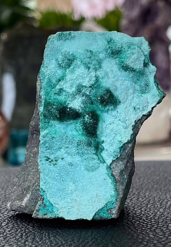 Chrysocolla met Brochantiet uit Chili ruw, medium