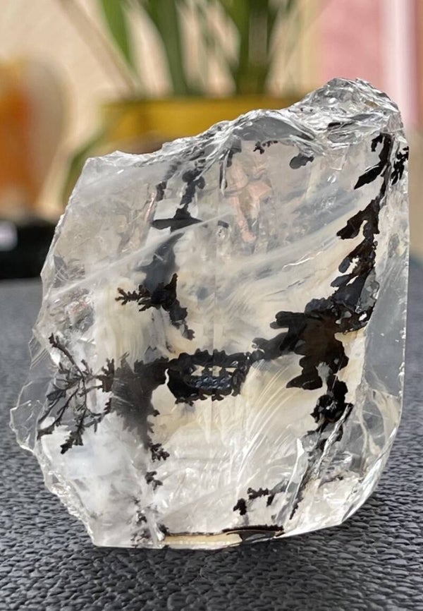 Dendriet in Kwarts ruw en gepolijst uit Brazilië, klein-medium