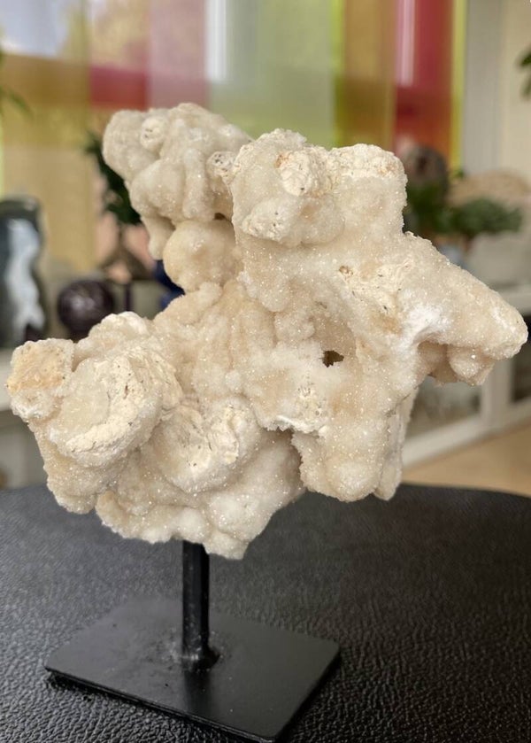 Drusy Calciet uit Indonesië op standaard, groot