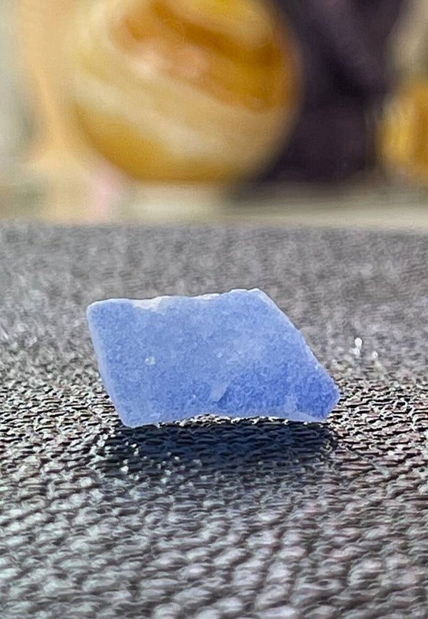 Dumortieriet in Kwarts uit Brazilië ruw, klein