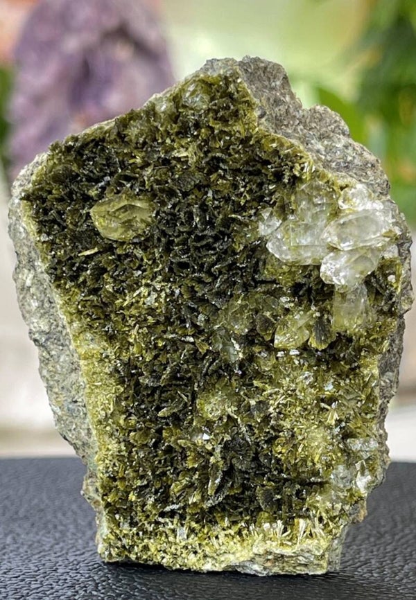 Epidoot Clinozoisiet met Kwarts Kristal uit Spanje ruw, medium