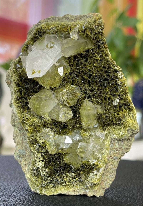 Epidoot Clinozoisiet met Kwarts Kristal uit Spanje ruw, medium