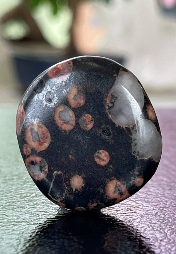 Jaspis Flower knuffelsteen plat, klein