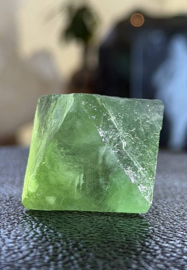 Groene Fluoriet octaëder uit China ruw, medium