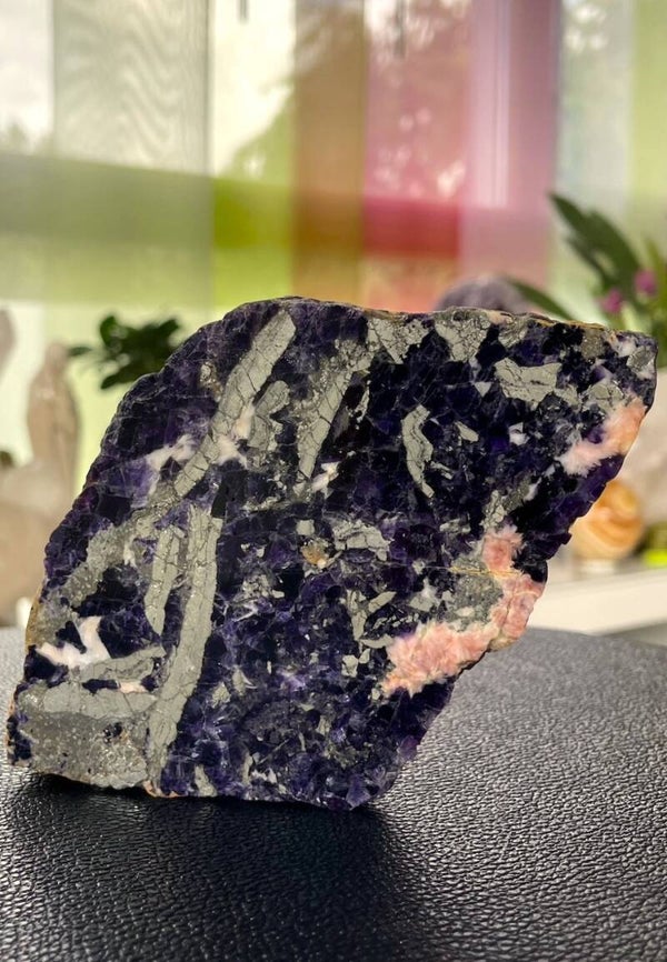 Fluoriet met Pyriet en Bariet platte schijf uit Spanje, één zijde gepolijst, groot