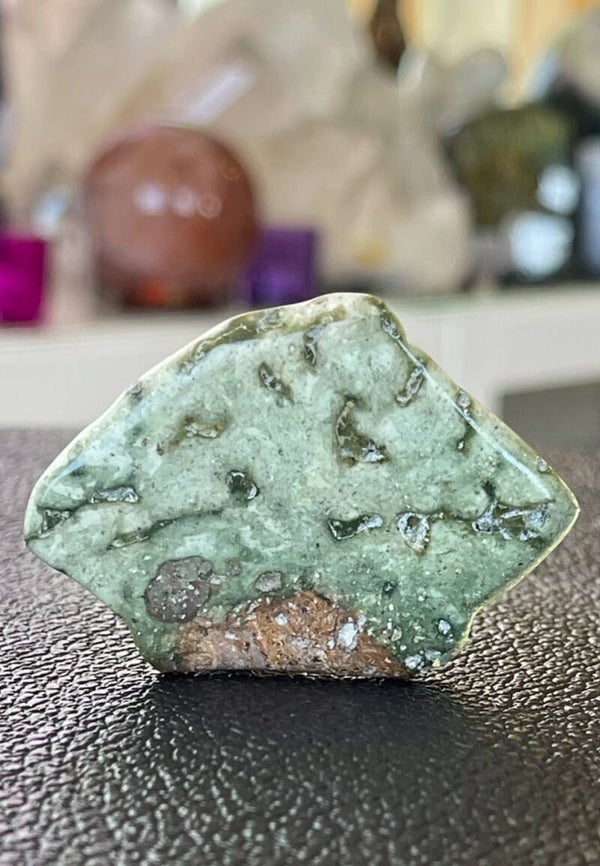 Frogskin Jaspis knuffelsteen plat