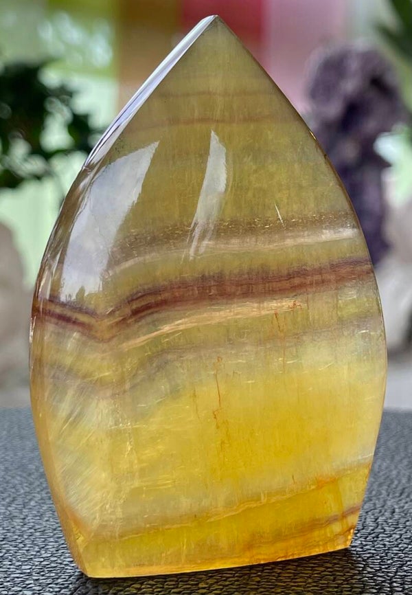 Gele Fluoriet free form staand, medium