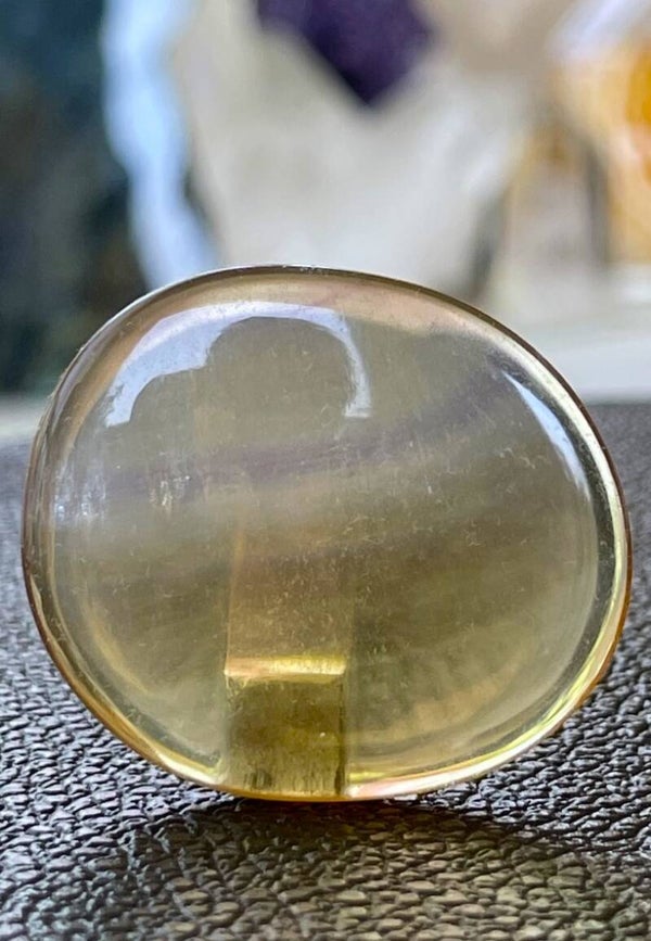 Gele Fluoriet knuffelsteen plat