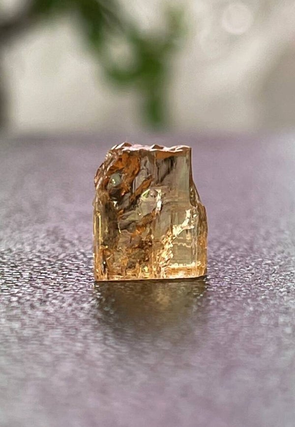 Gouden Topaas ruw uit Brazilië, klein