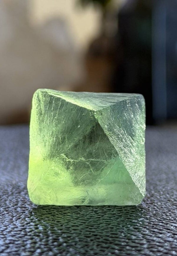 Groene Fluoriet octaëder uit China ruw, medium